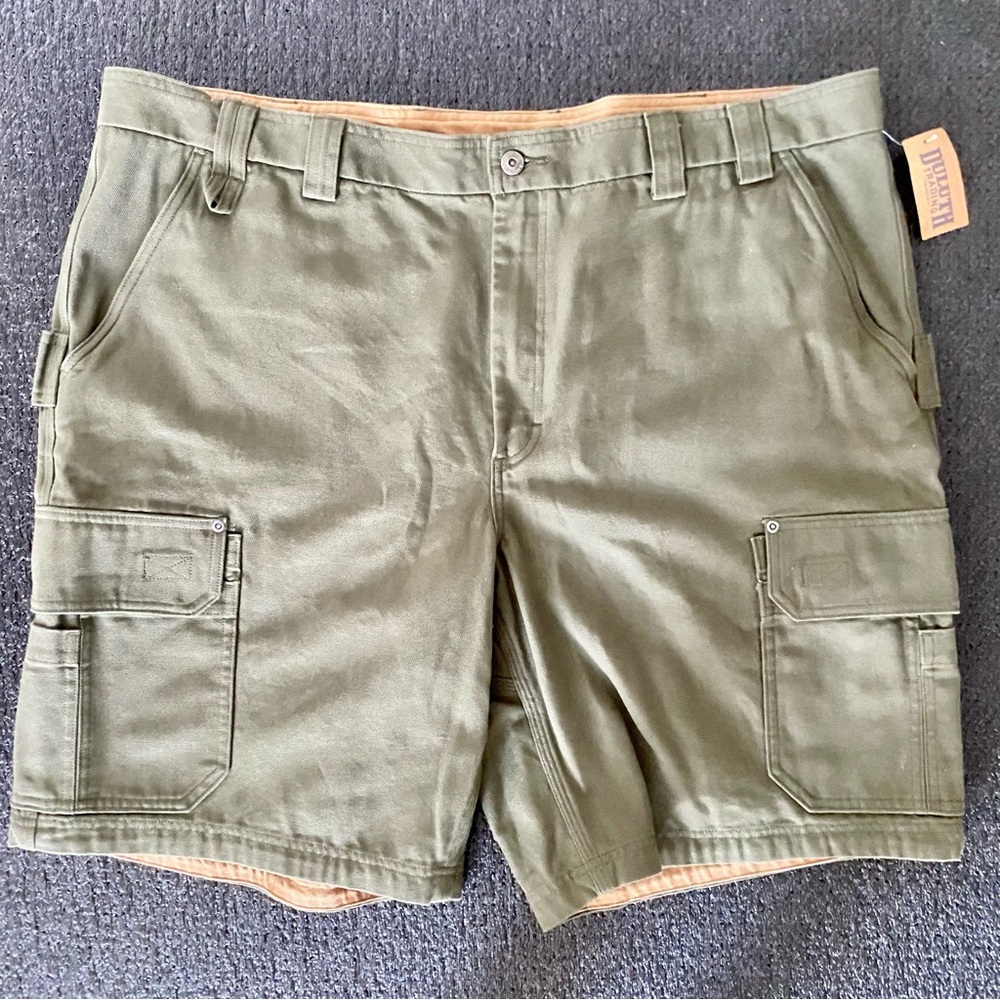 NEW Duluth Trading Co. Mens Green Fire Hose Cargo Shorts Size 46 Relaxed Fit